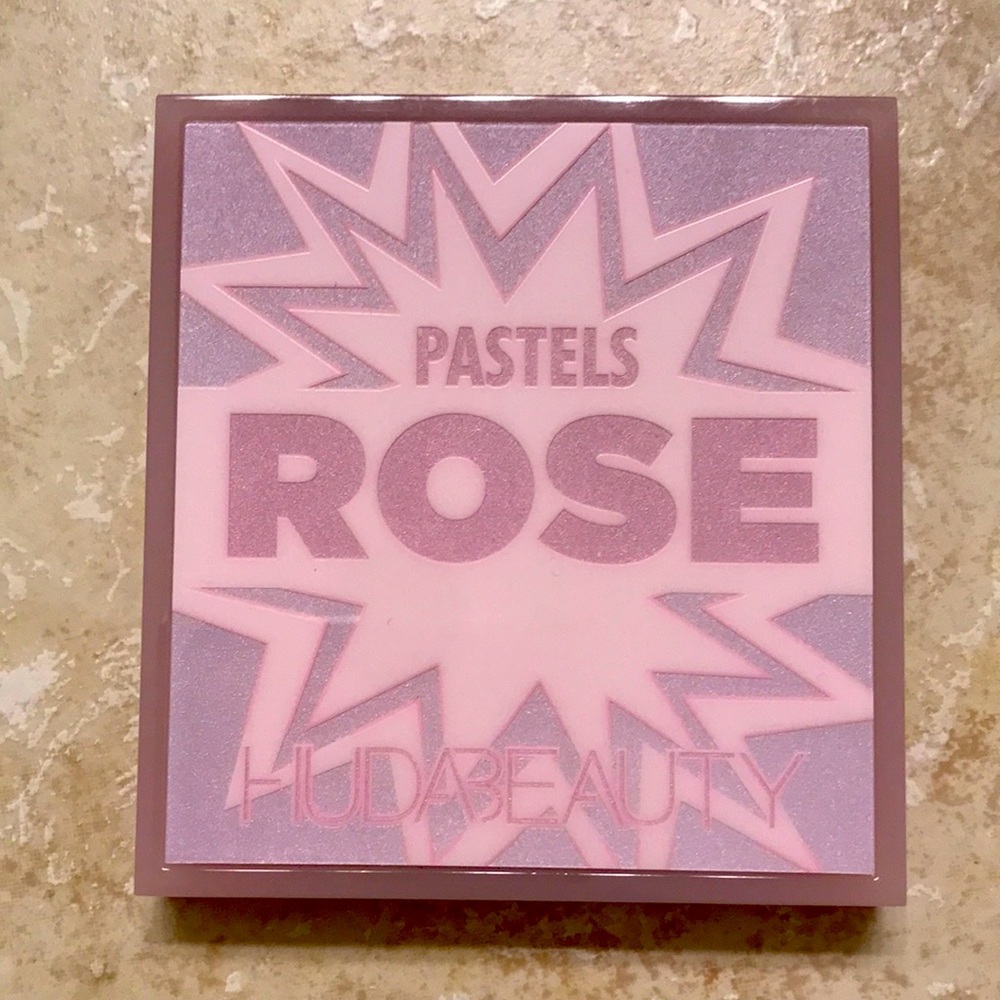 HUDA BEAUTY Rose Pastels eyeshadow palette